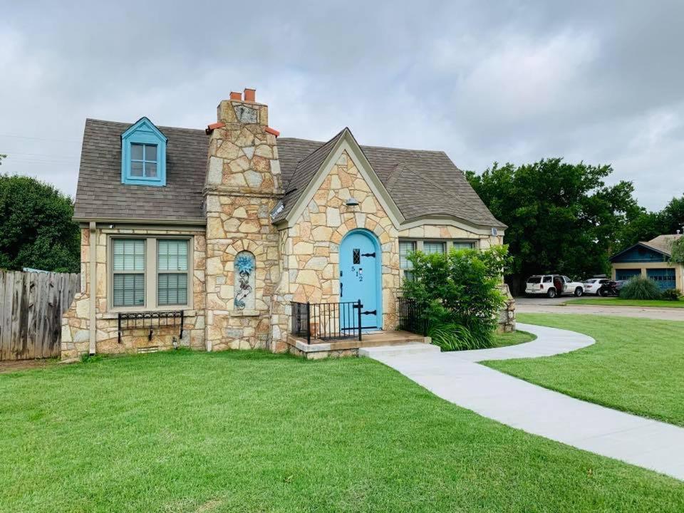 לאוטון 1 Mile To Fort Sill! The Carolebelle Cottage Sleeps 8 With Hottub,Grills,Firepit מראה חיצוני תמונה