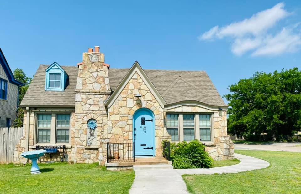 לאוטון 1 Mile To Fort Sill! The Carolebelle Cottage Sleeps 8 With Hottub,Grills,Firepit מראה חיצוני תמונה
