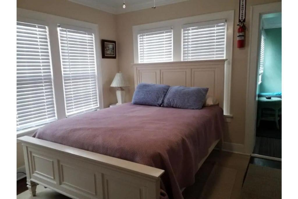 לאוטון 1 Mile To Fort Sill! The Carolebelle Cottage Sleeps 8 With Hottub,Grills,Firepit מראה חיצוני תמונה
